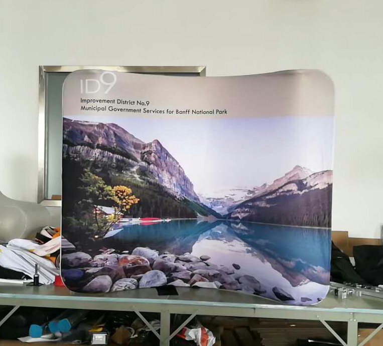 6’ Table Top Tension Curved Display 3